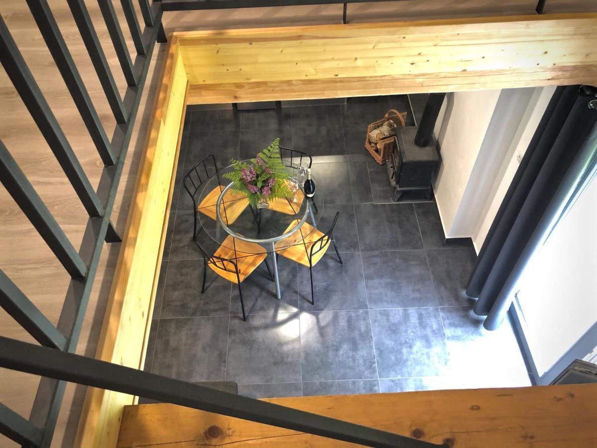Mezonetový apartmán s terasou na samotě v lese Vlkava Exteriér fotografie